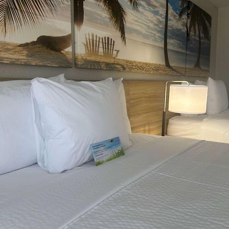 Days Inn By Wyndham Fort Myers Bagian luar foto