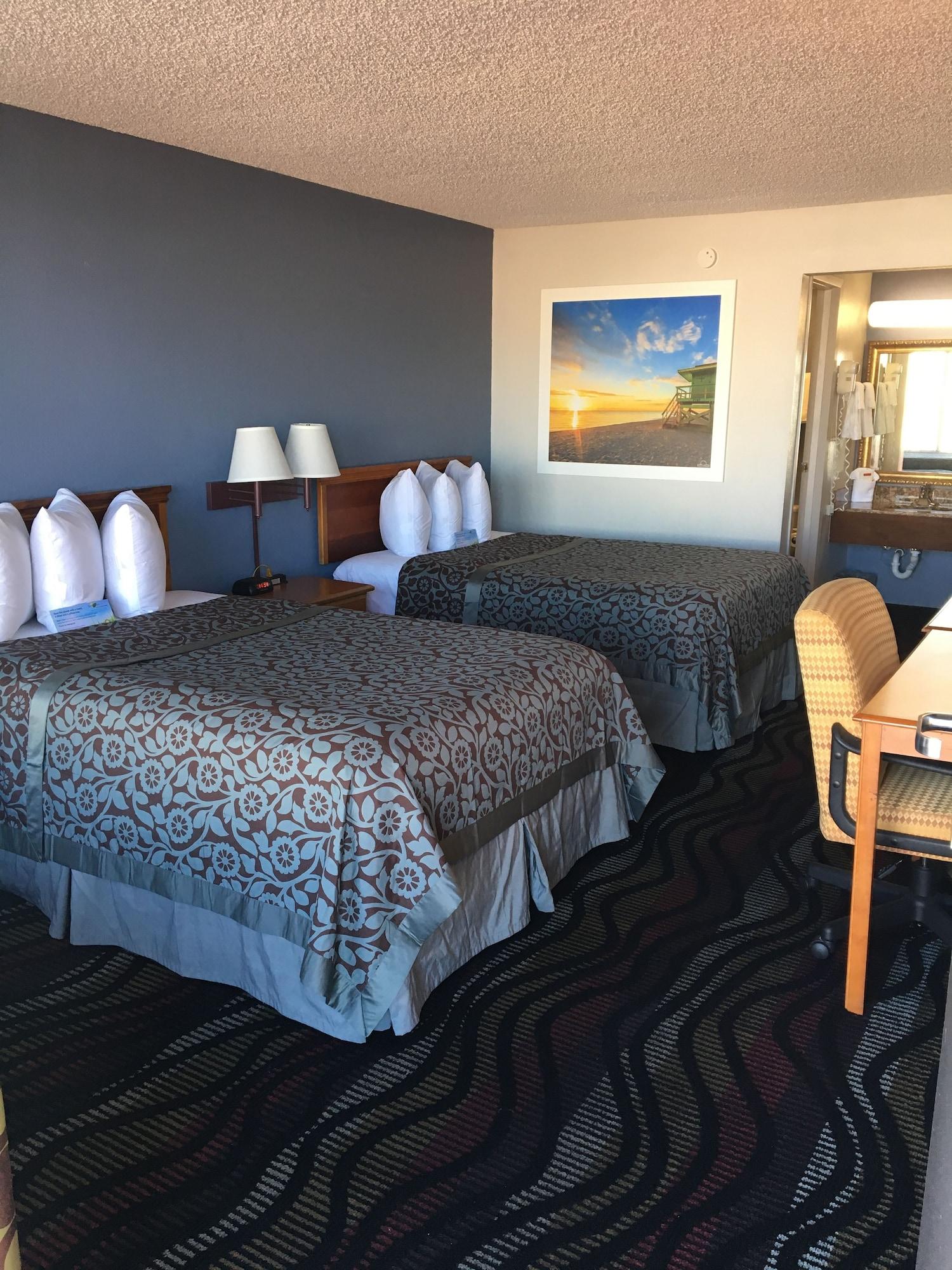 Days Inn By Wyndham Fort Myers Bagian luar foto