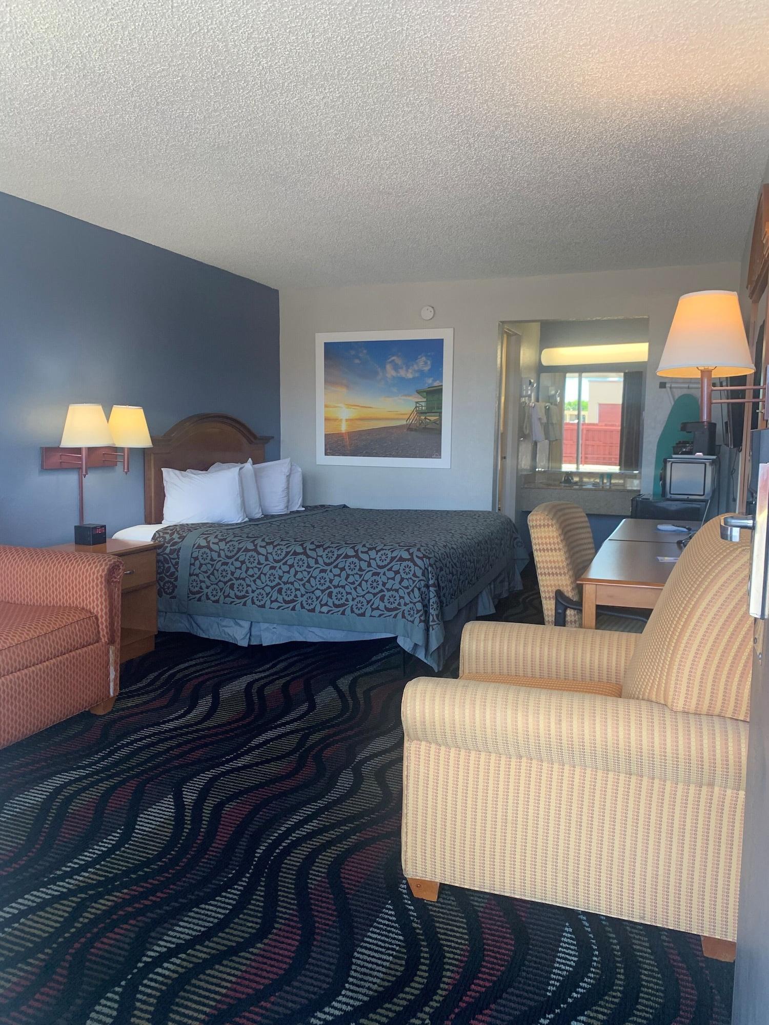 Days Inn By Wyndham Fort Myers Bagian luar foto