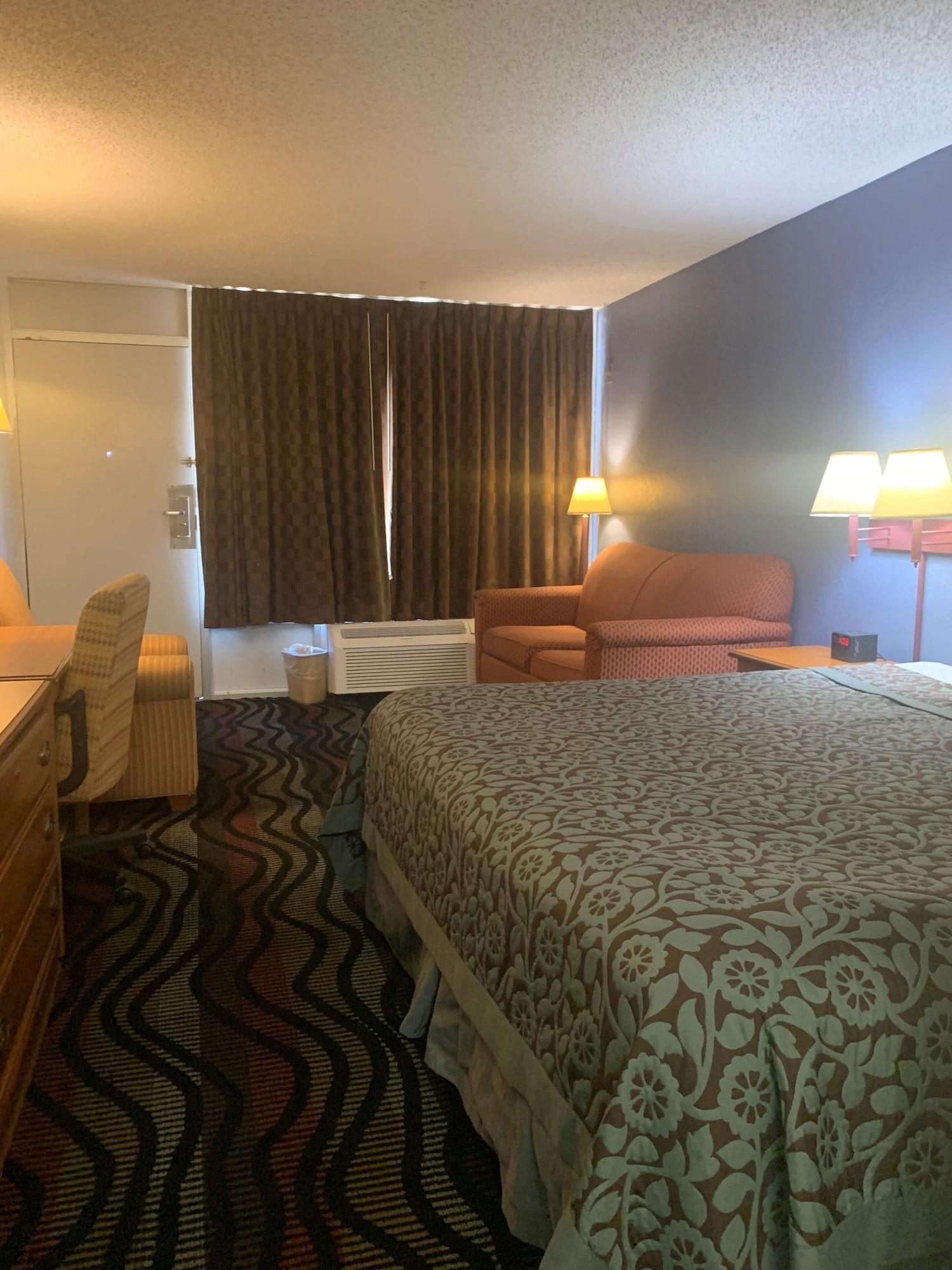 Days Inn By Wyndham Fort Myers Bagian luar foto