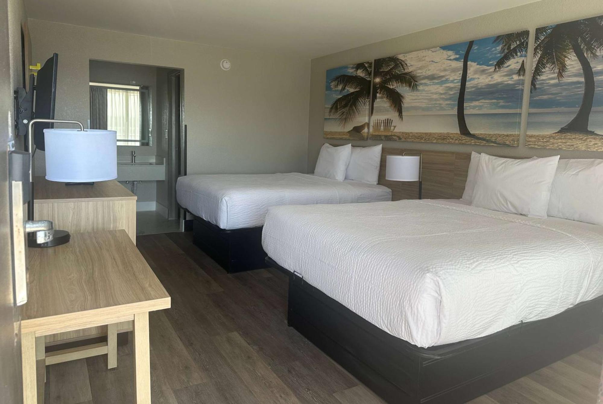 Days Inn By Wyndham Fort Myers Bagian luar foto