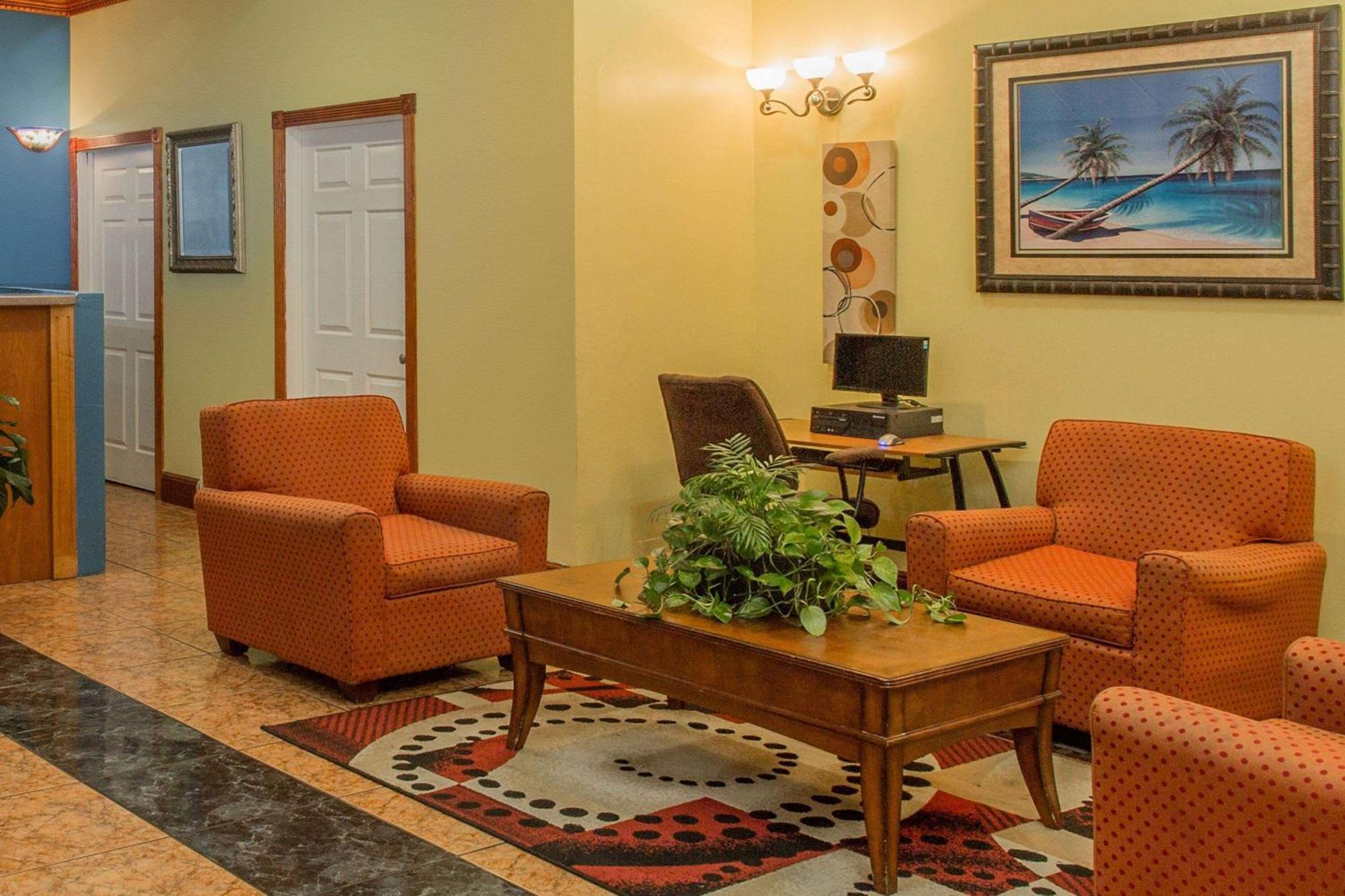 Days Inn By Wyndham Fort Myers Bagian luar foto