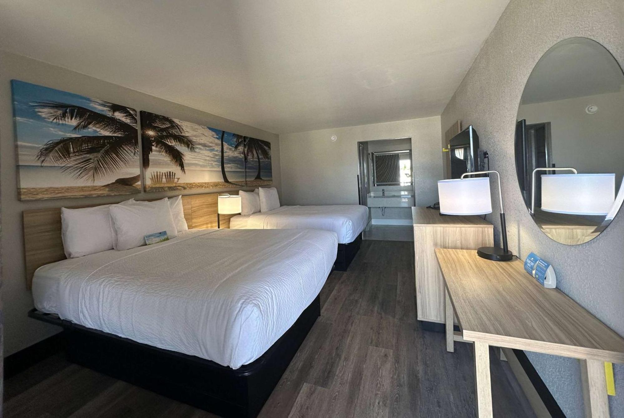 Days Inn By Wyndham Fort Myers Bagian luar foto