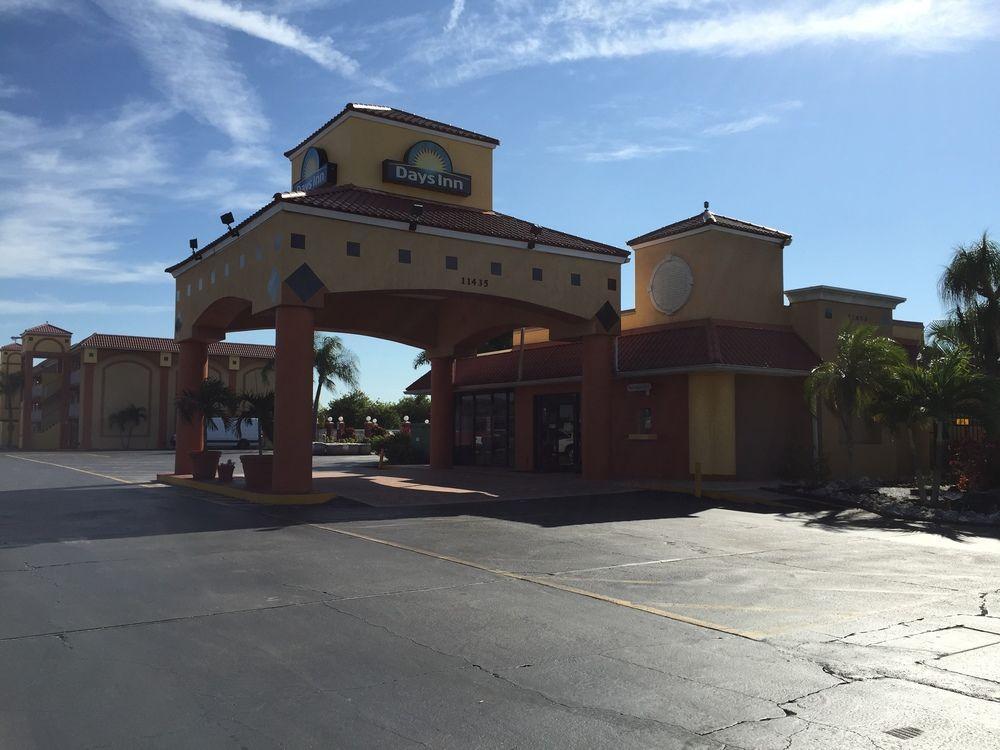 Days Inn By Wyndham Fort Myers Bagian luar foto